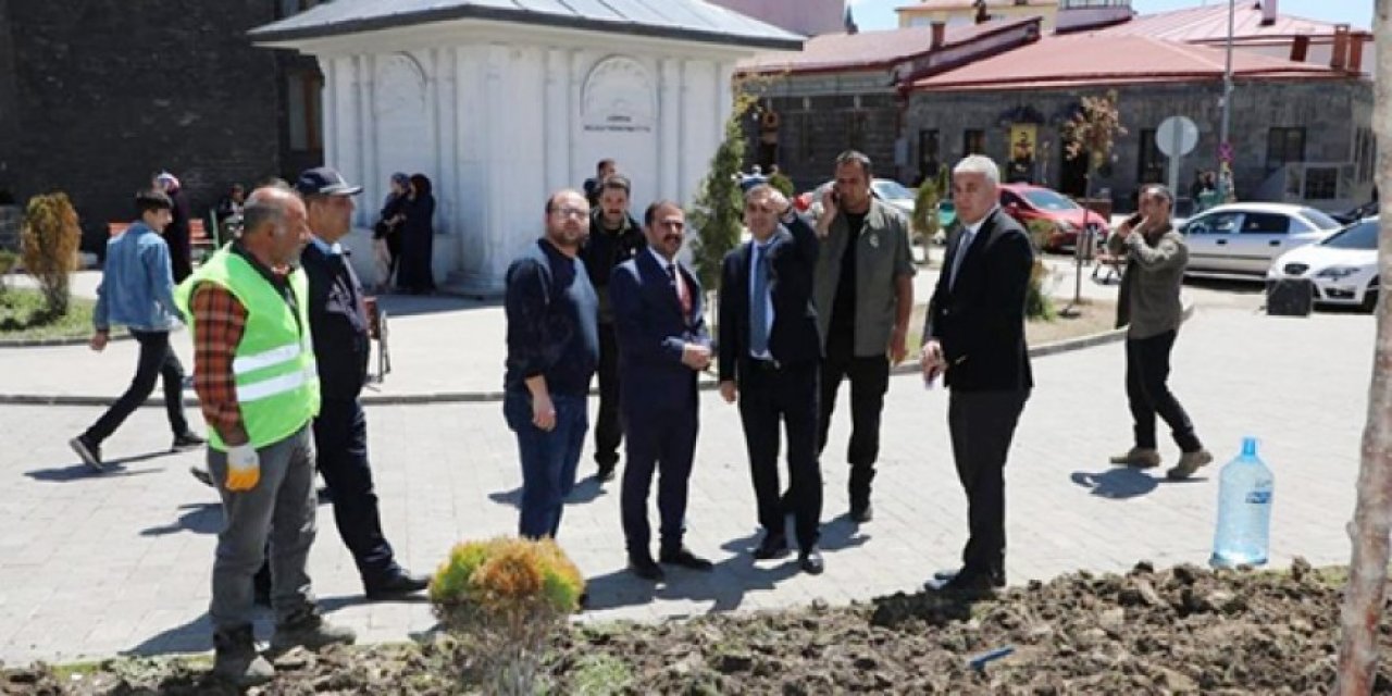 Kars Valisi/Belediye Başkanı Türker Öksüz çalışmaları inceledi