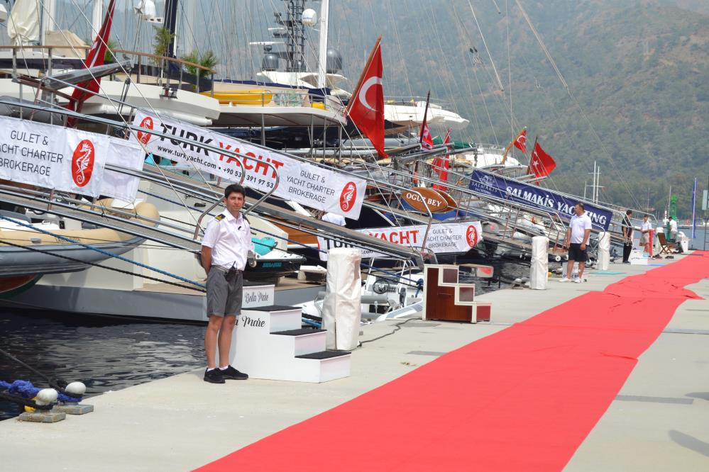 Lüks yatlar Göcek'te görücüye çıktı