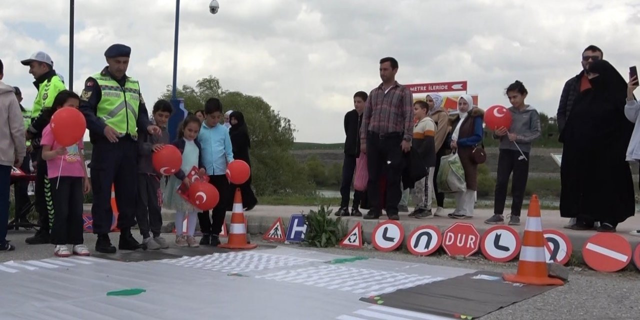 Muş’ta Karayolu Trafik Haftası etkinliği düzenlendi