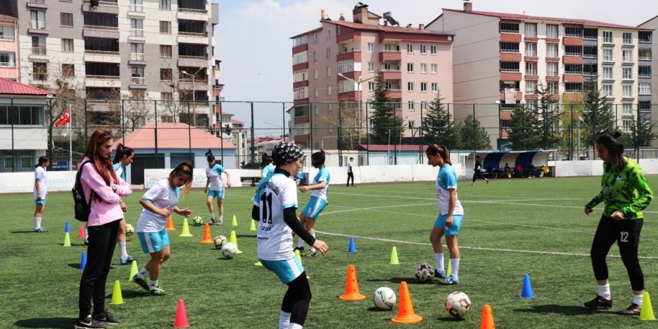 Bitlis Kadın Futbol Takımı’nın hedefi Süper Lig