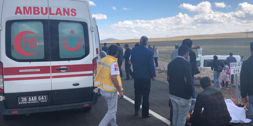 Kars’ta yolcu minibüsü tarlaya uçtu: 16 yaralı