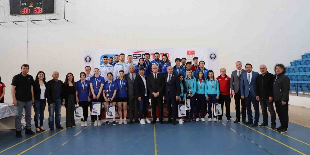 Badminton spor müsabakaları sona erdi