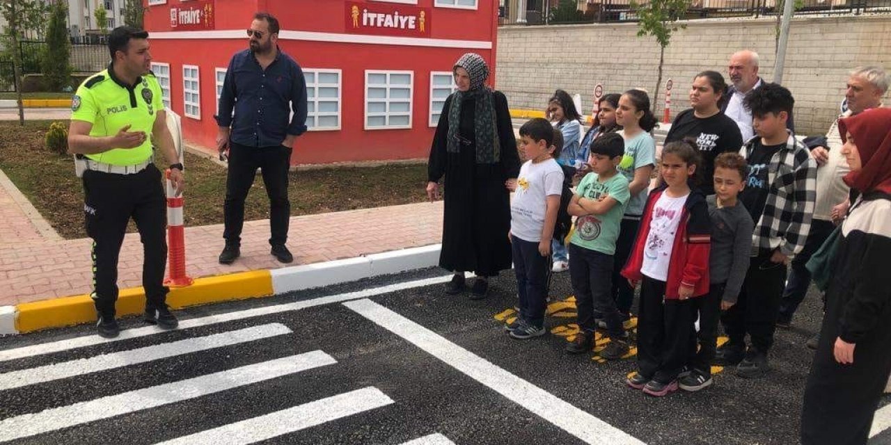 Elazığ’da öğrencilere trafik eğitimi verildi