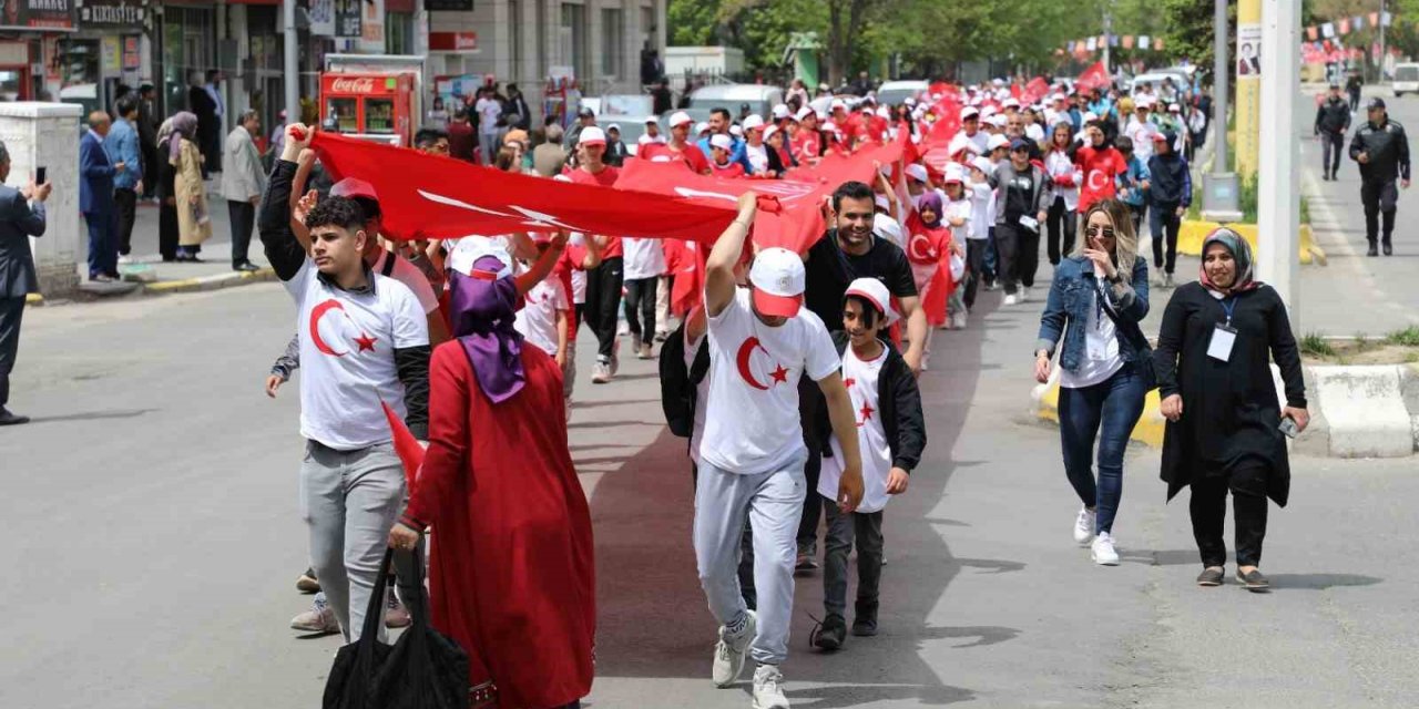 Ağrı’da 19 Mayıs coşkuyla kutlandı