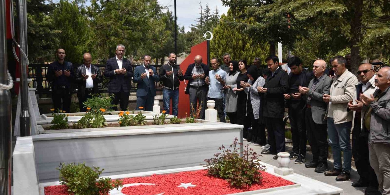 Şehit Murat Sarıgül, şehadetinin 7’inci yılında kabri başında anıldı