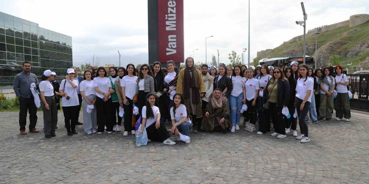 Van Büyükşehir Belediyesi öğrencileri bilim sergisiyle buluşturuyor