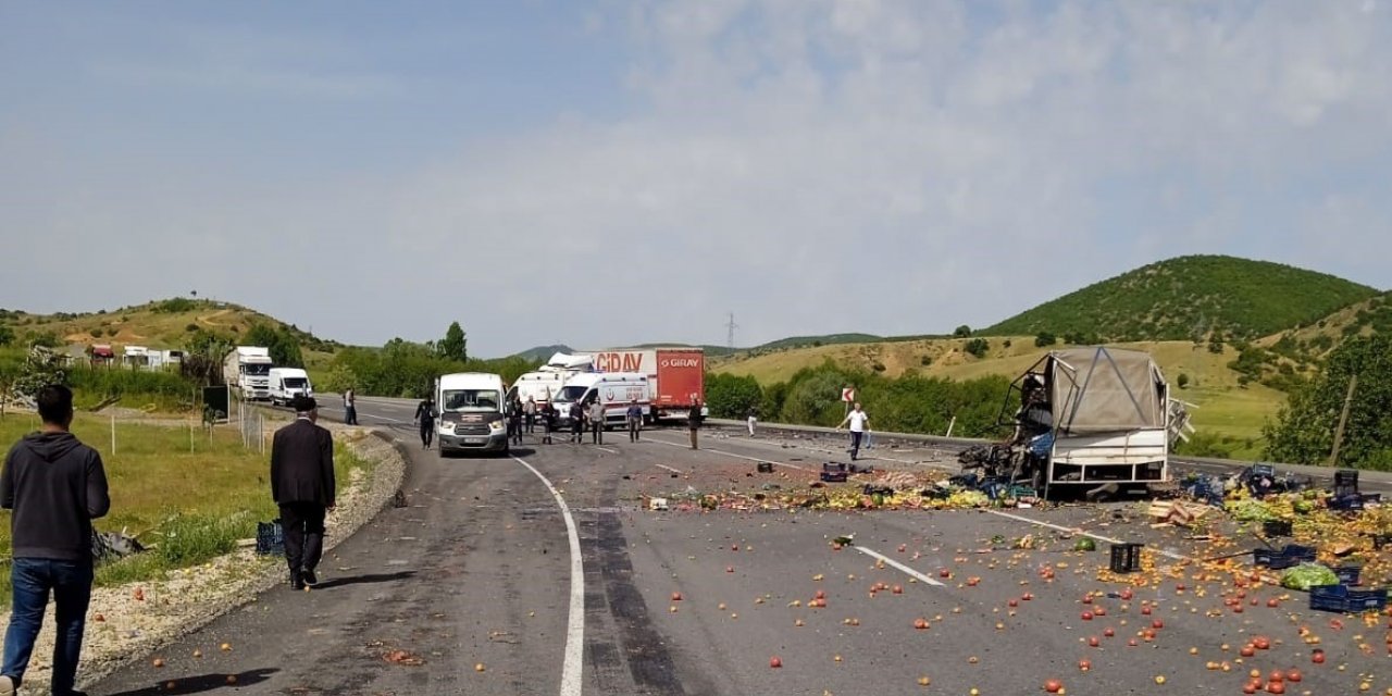 Bingöl’de tır kamyonetle çarpıştı: 1 ölü, 1 yaralı