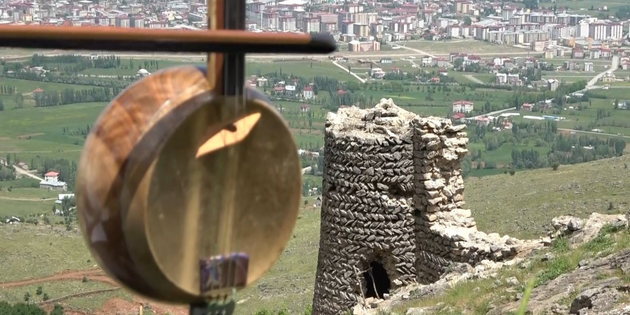 Muş’ta lise öğrencileri türkülerle şehrin tarihini tanıtıyor