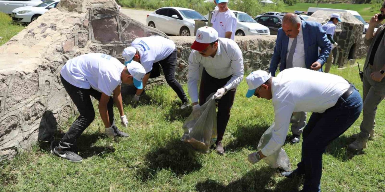 Muradiye’de çevre temizliği