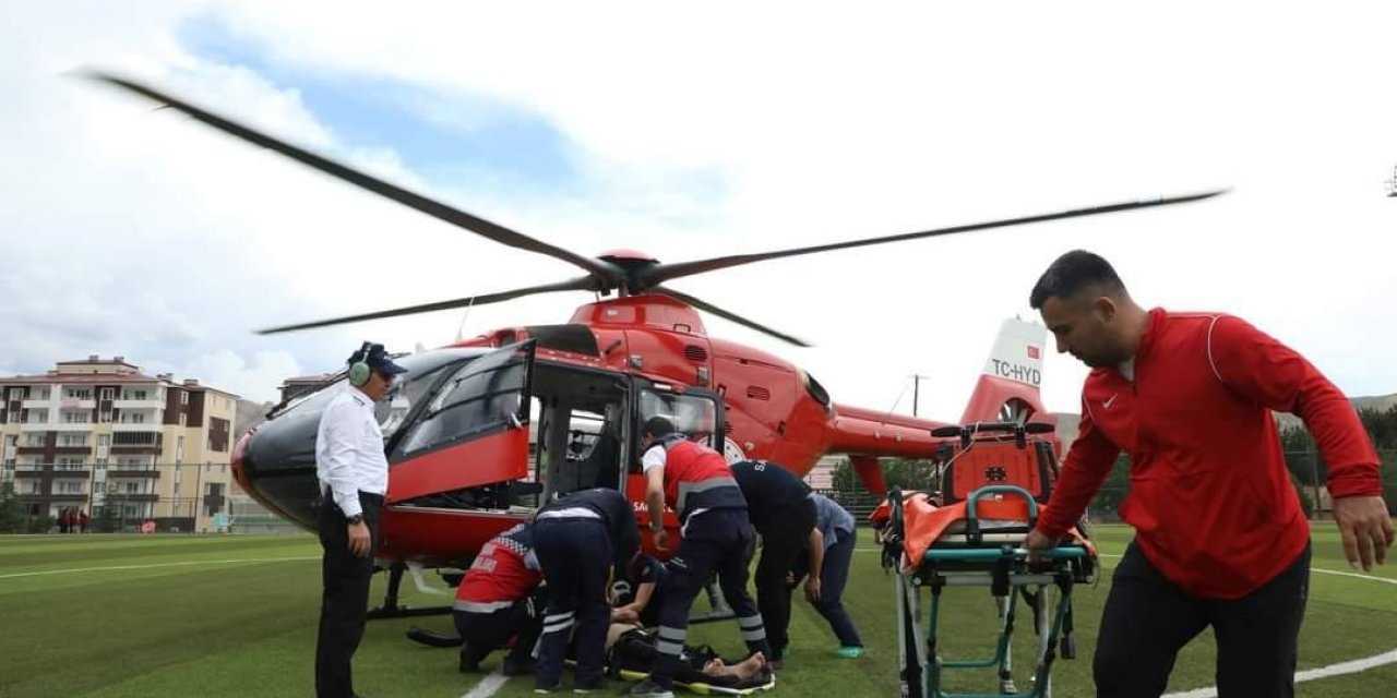 Tansiyon hastası yaşlı hasta hava ambulansı ile hastaneye getirildi