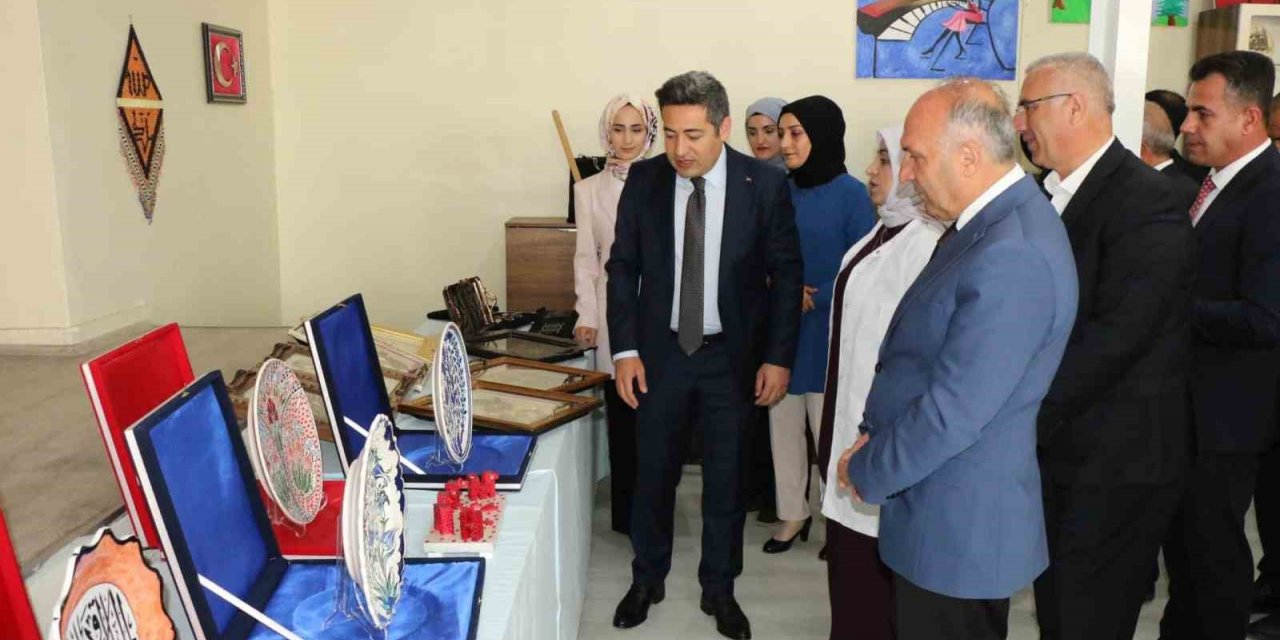 Hizan’da yılsonu sergisi