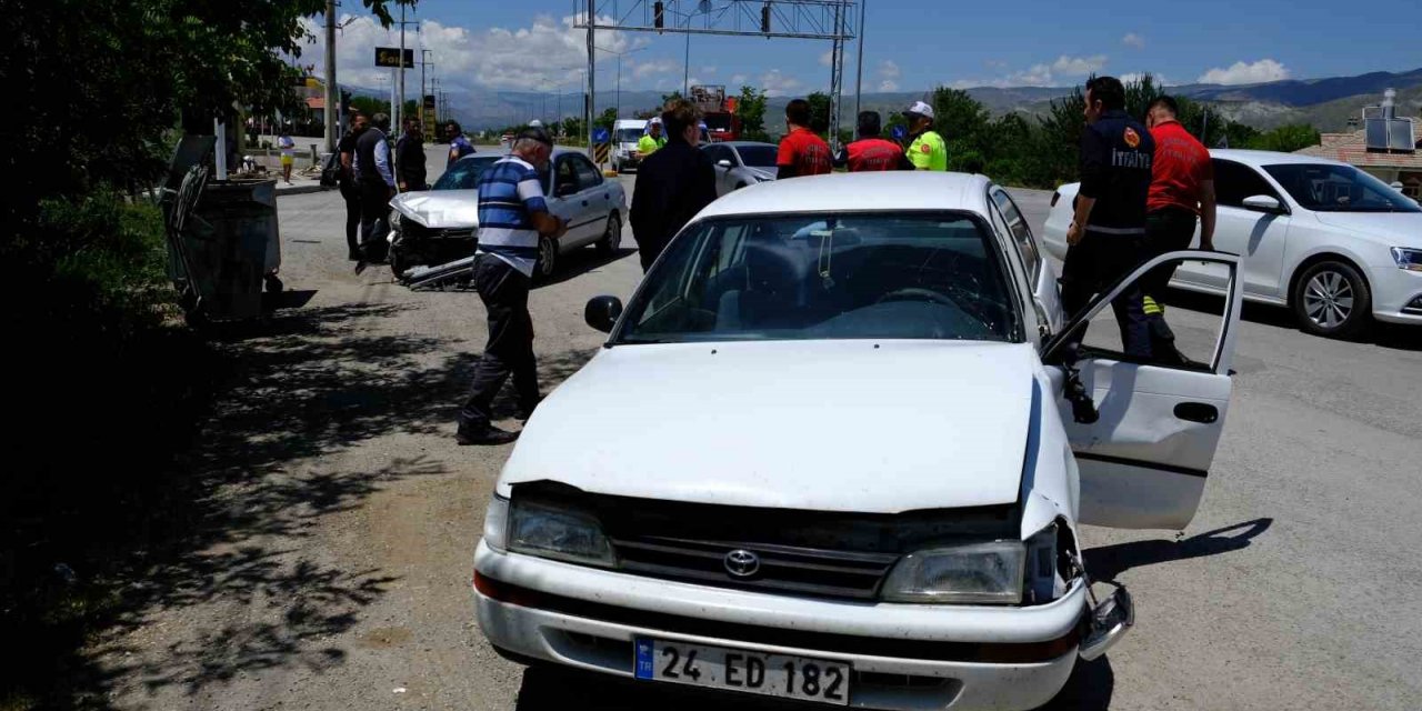 Erzincan’da ki trafik kazalarında 1’i bebek 6 kişi yaralandı