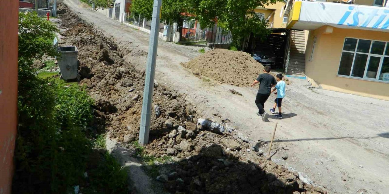 Posof’ta doğalgaz alt yapı çalışmaları sürüyor