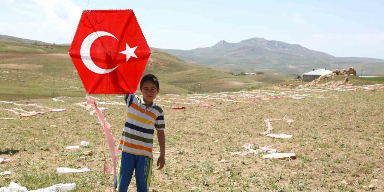 Tuşba Belediyesinden yaz tatili öncesi uçurtma şenliği