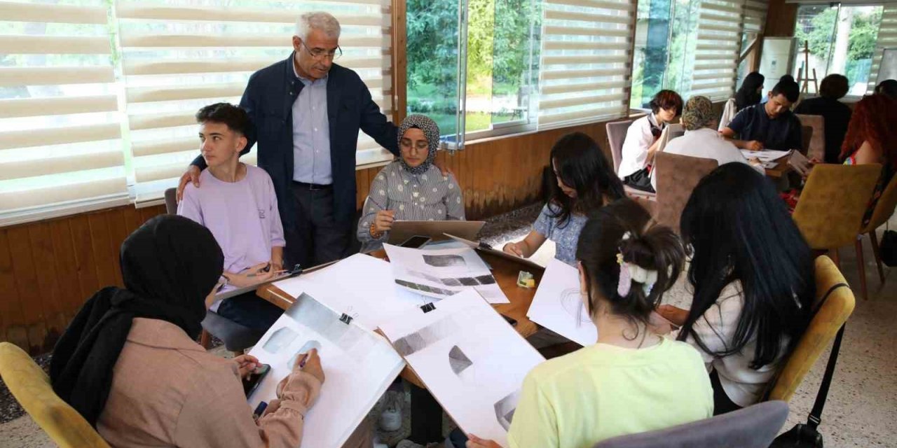 Battalgazi Belediyesi’nin resim kursuna yoğun ilgi