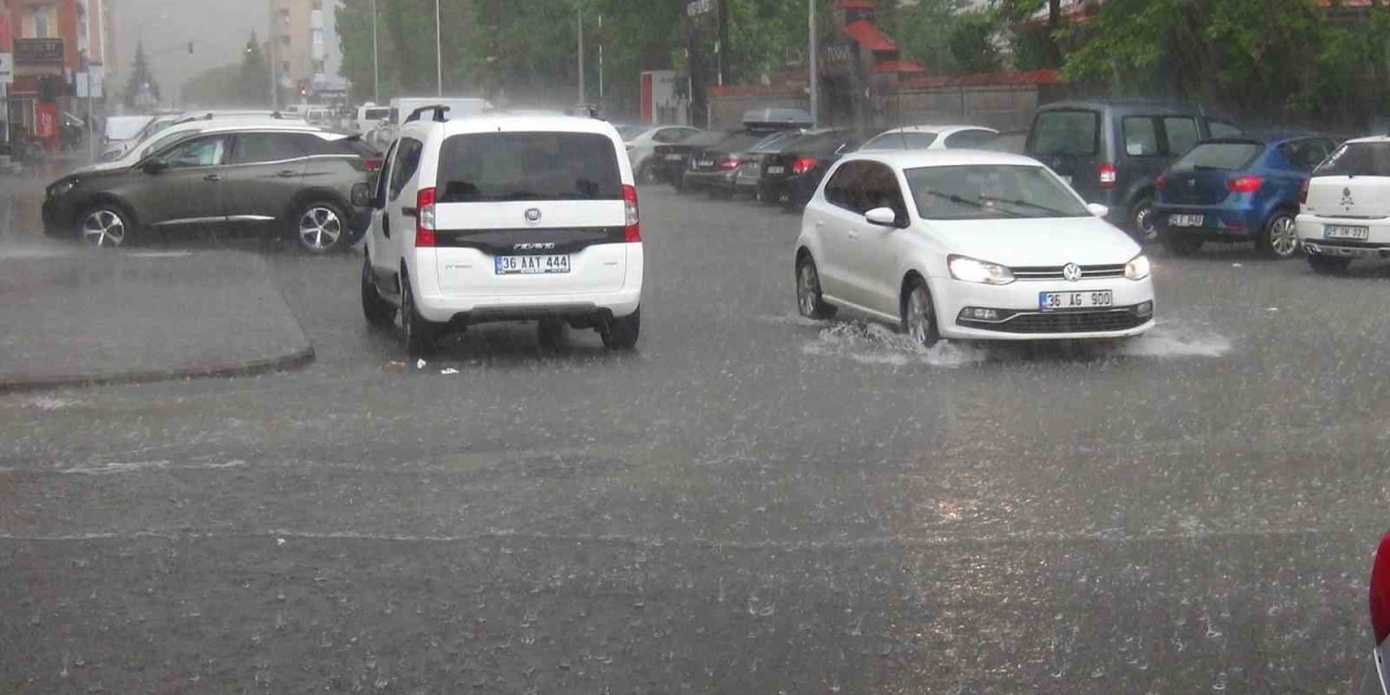 Kars’ta yağmurlu günler devam ediyor