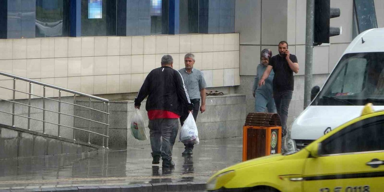 Bingöl’de sağanak yağış etkili oldu