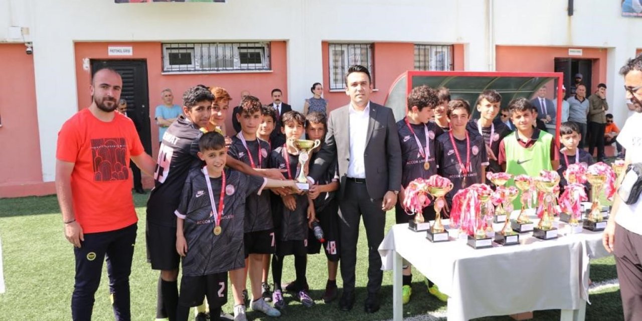 Hakkari’de ‘Sağlıklı Gelecek Sporla Gelecek’ ödül töreni