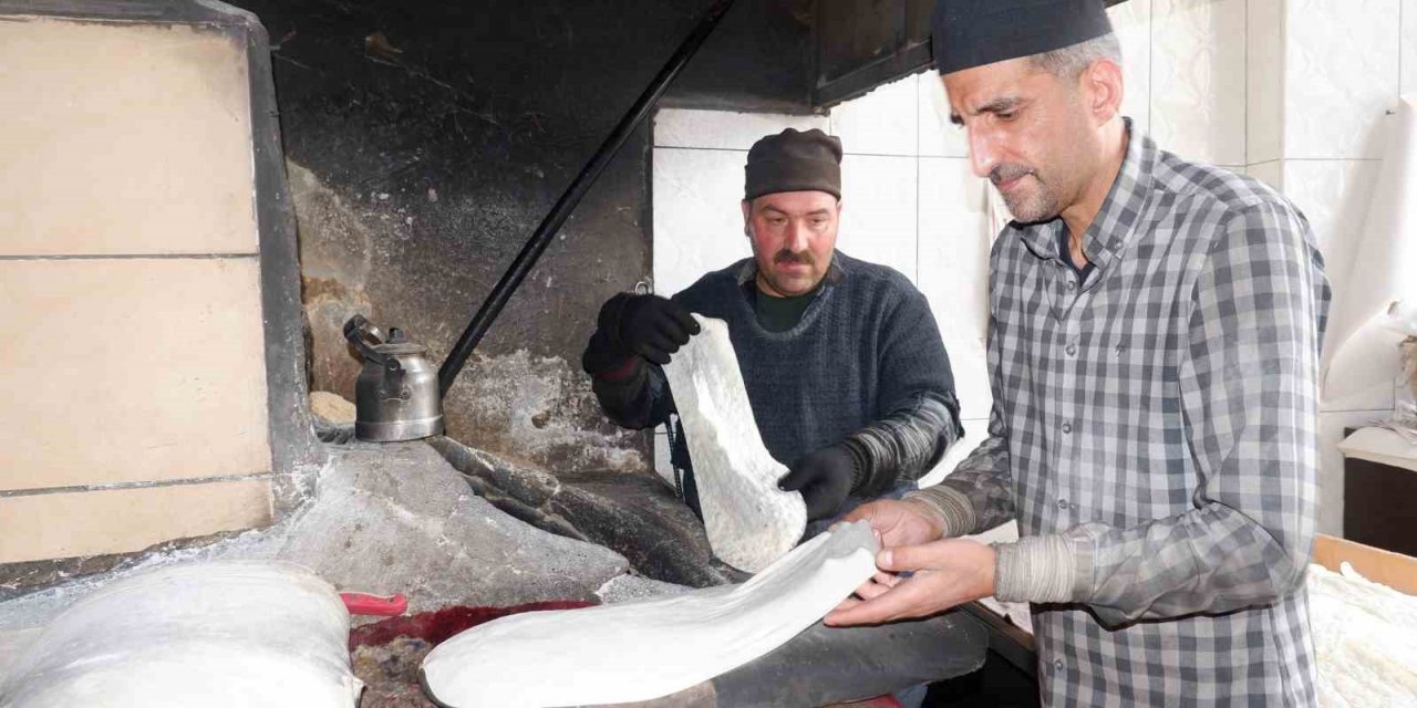 Erzurum’un vazgeçilmez lezzeti: Lavaş ekmeği