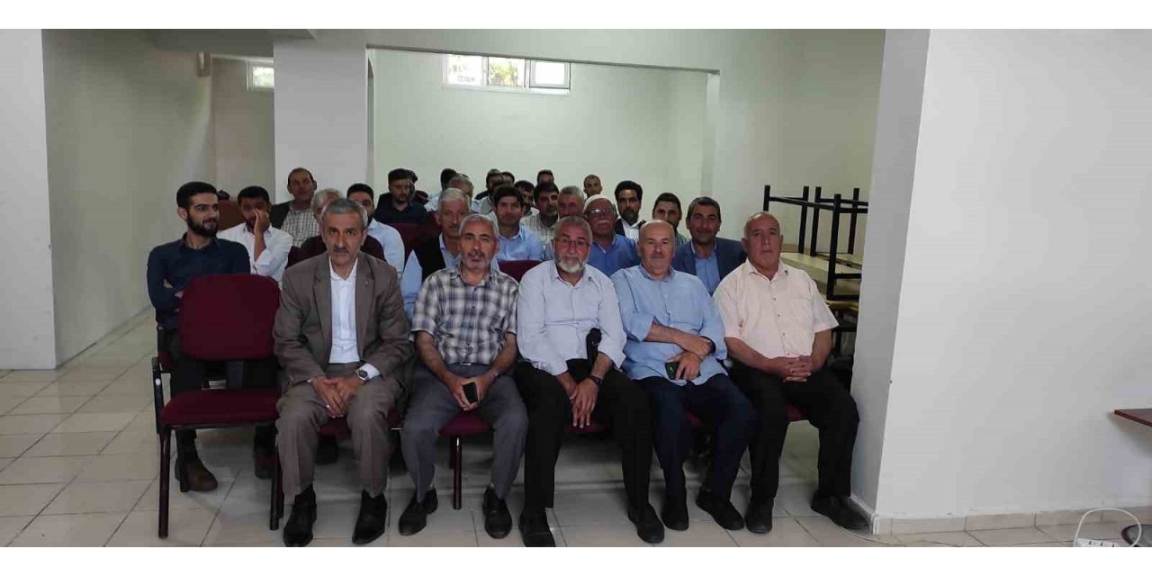 Elazığ’da  imam hatip ve müezzin kayyımlarına seminer