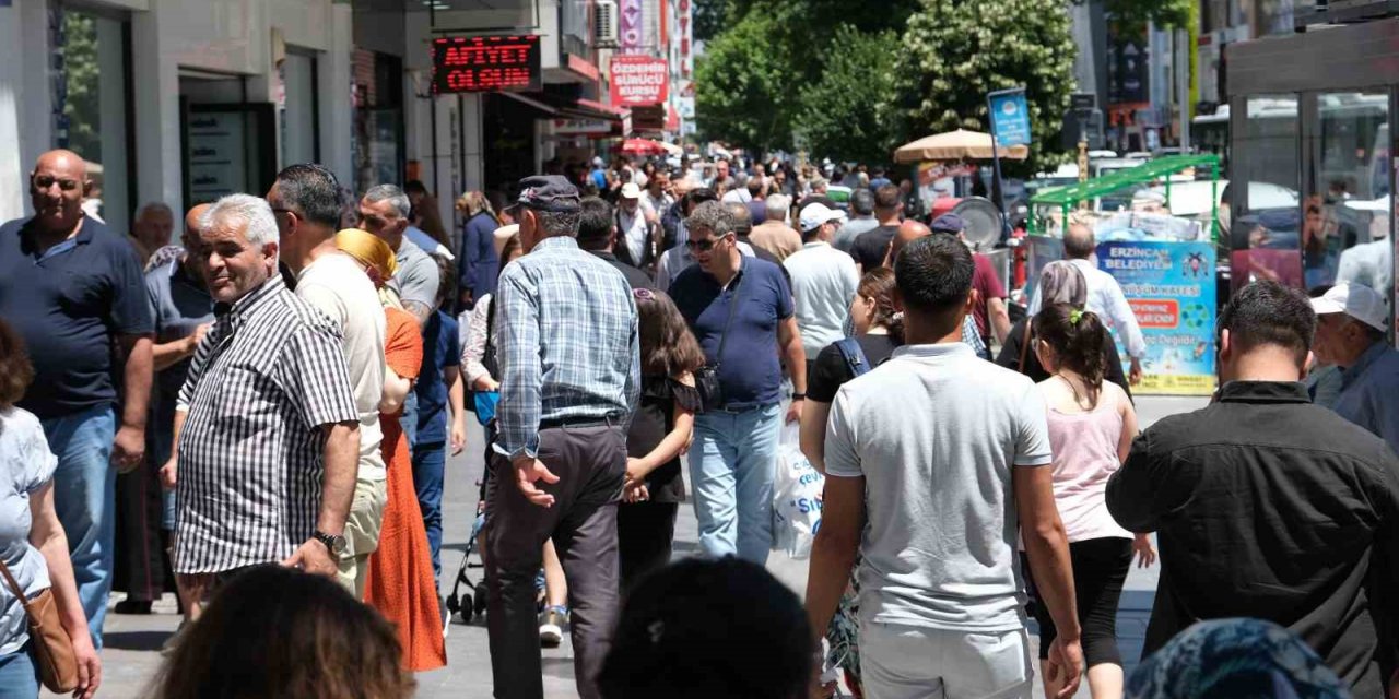 Erzincan’da bayram yoğunluğu gurbetçi akınıyla iki katına çıktı