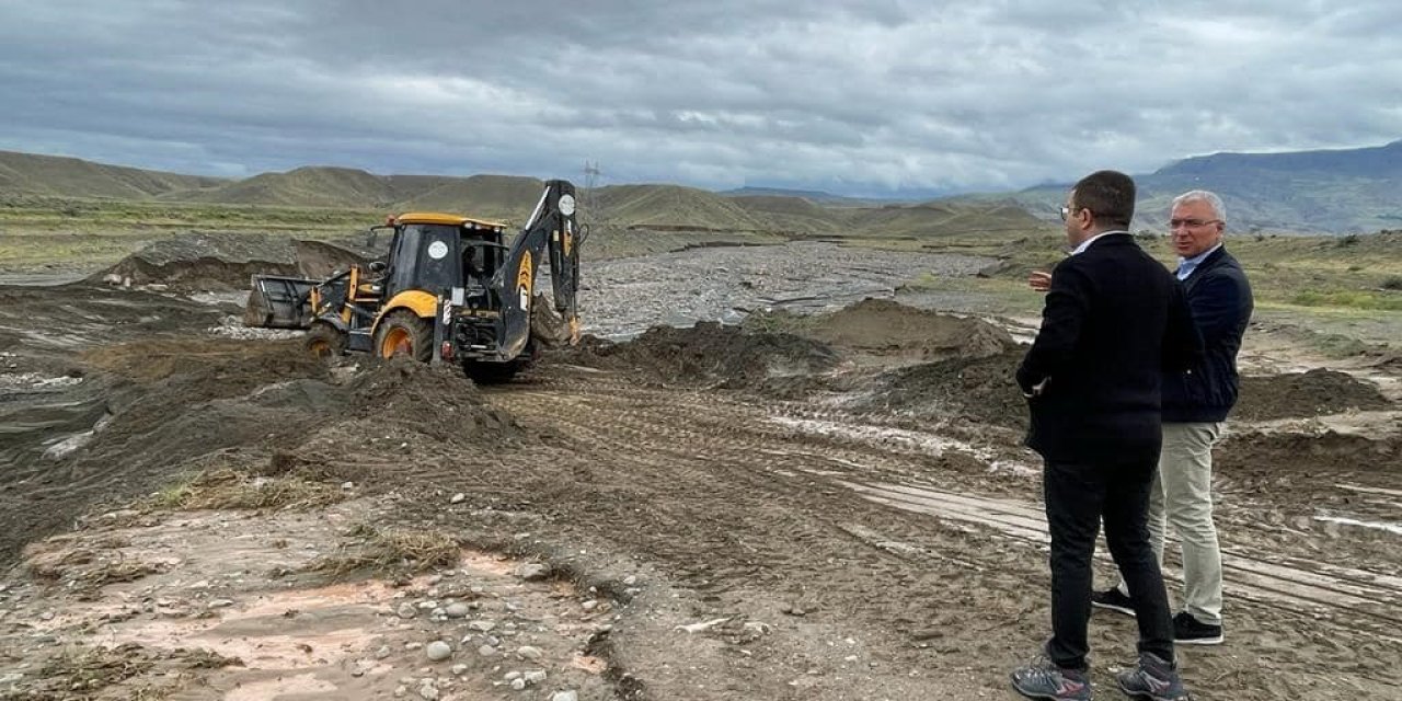 Kağızman’da hasar gören köprü ve menfezler onarılıyor