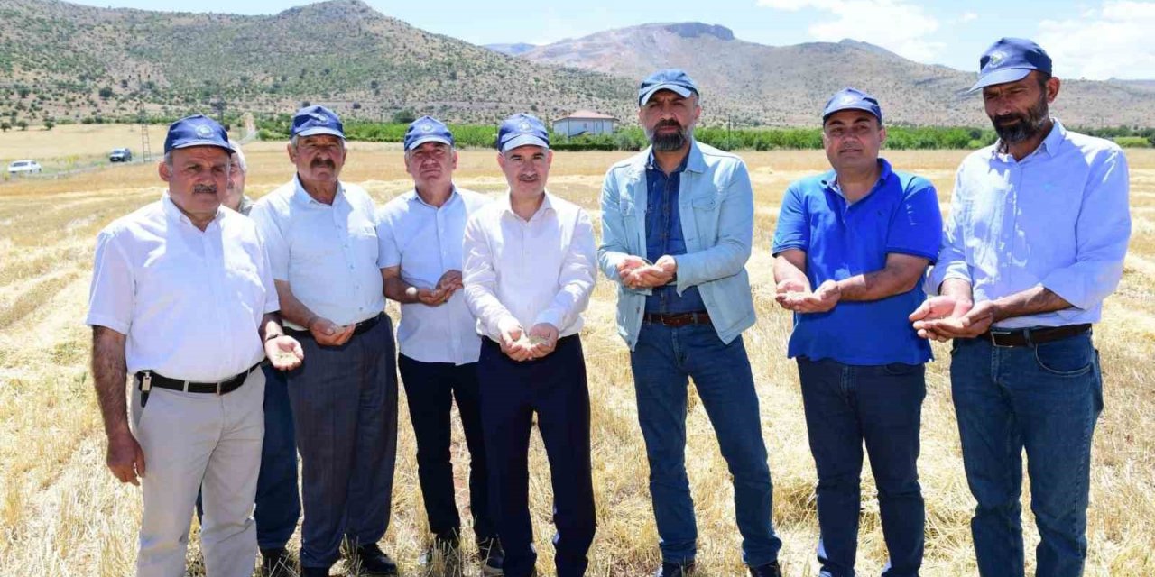 Yeşilyurt Belediyesi’nden depremzede üreticilere destek