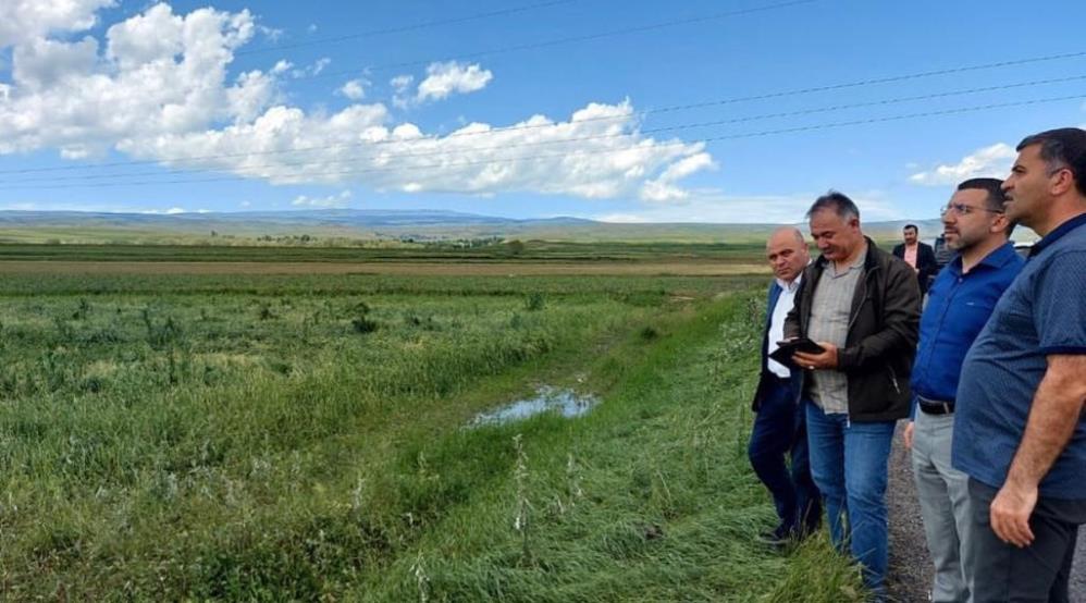 AK Parti milletvekili Çalkın, doludan zarar gören Akyaka’da