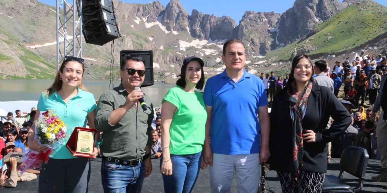 Hakkari’de ’5. Cilo Fest’ Tuğçe Kandemir konseri ile sona erdi