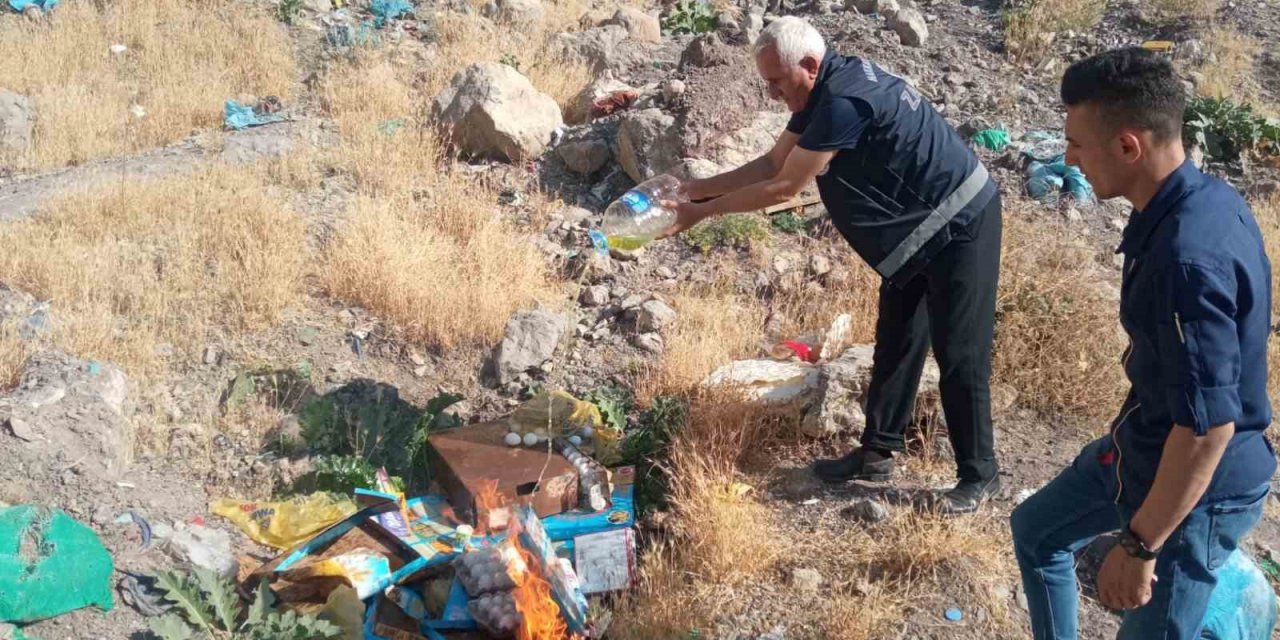 Hakkari’de tarihi geçmiş ürünler imha edildi