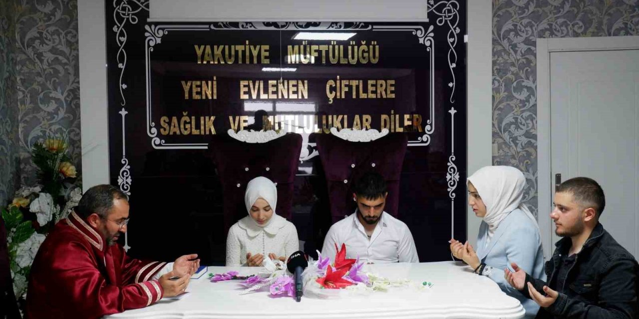 Müftülükte çifte nikah mutluluğu