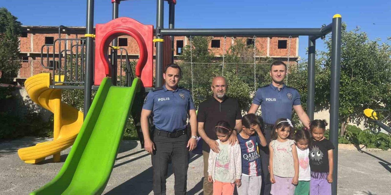 Başkan Altun, polis çocuklarını unutmadı