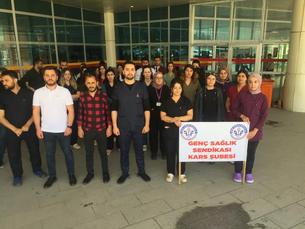 Genç Sağlık Sendikası, zam talebini dile getiriyor