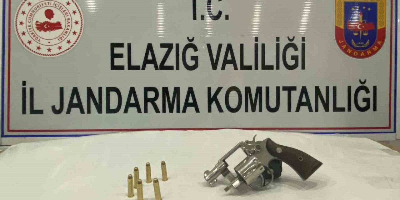 Elazığ’da ruhsatsız tabanca ele geçirildi