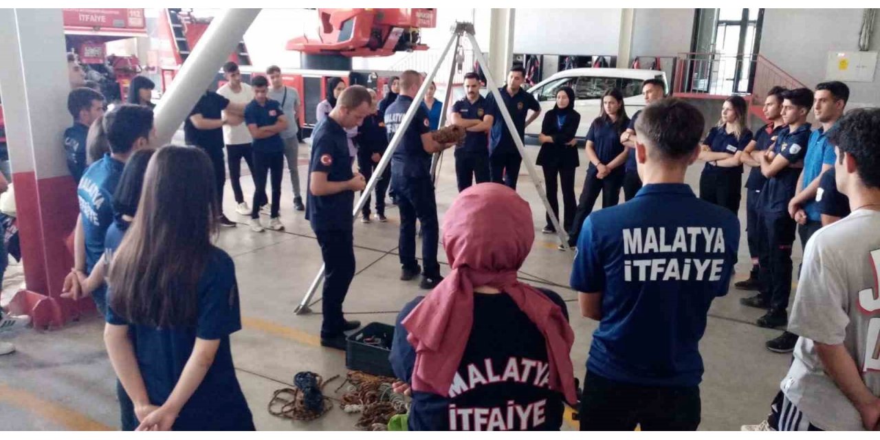 Malatya itfaiyesinden stajyer öğrencilere uygulamalı eğitim