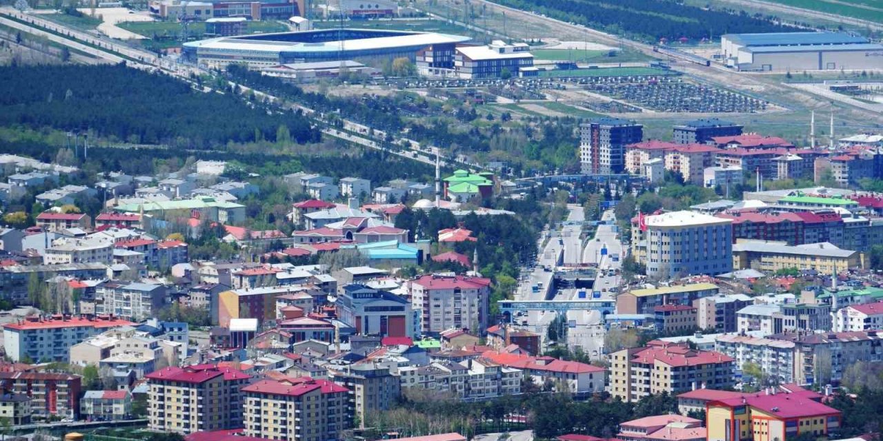 749 bin 757 nüfuslu Erzurum’da 620 bin 440 cep telefonu abonesi