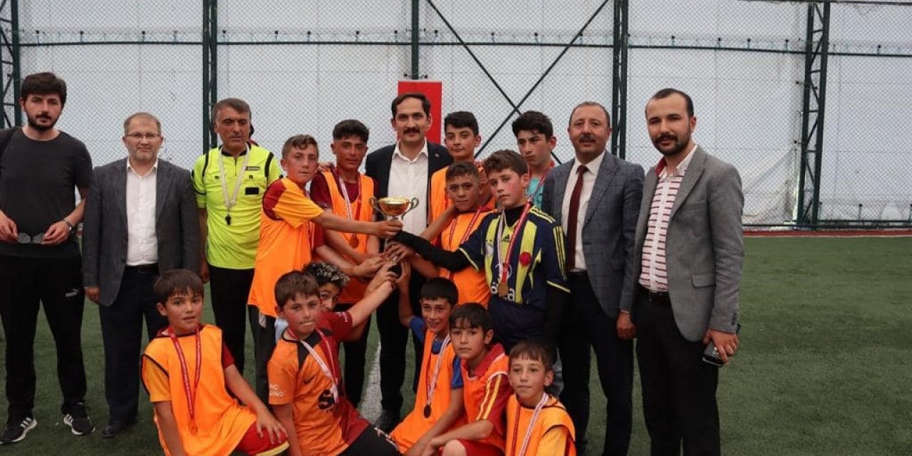 Çıldır Yaz Kuran Kursu Futbol Turnuvası şampiyonu Aşıkşenlik