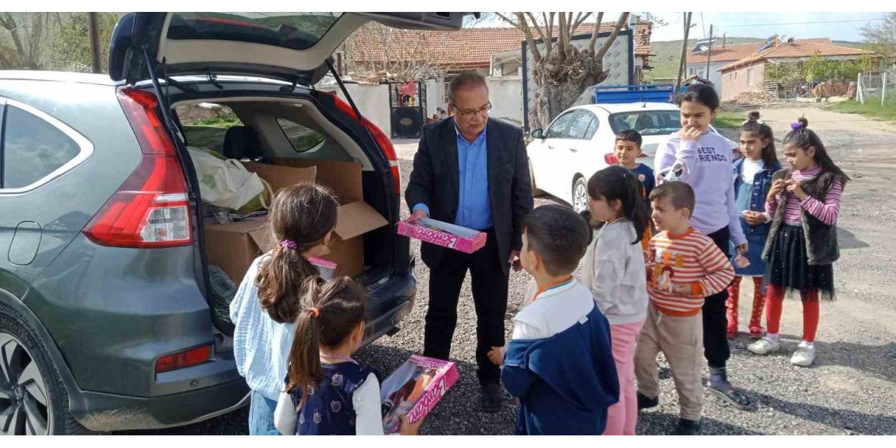 Başkan Kazgan, depremzede çocukların oyuncaklarını unutmuyor