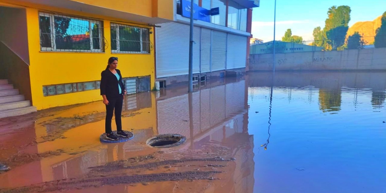 Doğubayazıt’ta selin yaraları sarılıyor