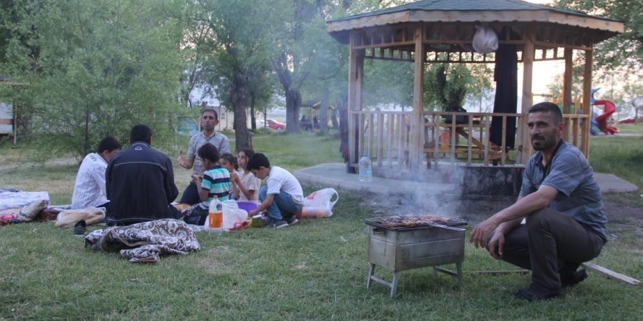 Erzincan’da hafta sonu piknik yoğunluğu