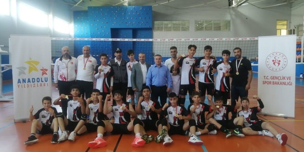 Erzincan erkek voleybol takımı finalde