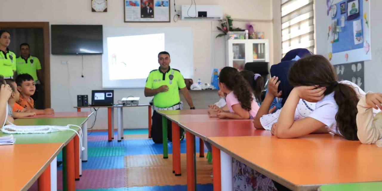 Kur’an kursu öğrencilerine trafik eğitimi verildi