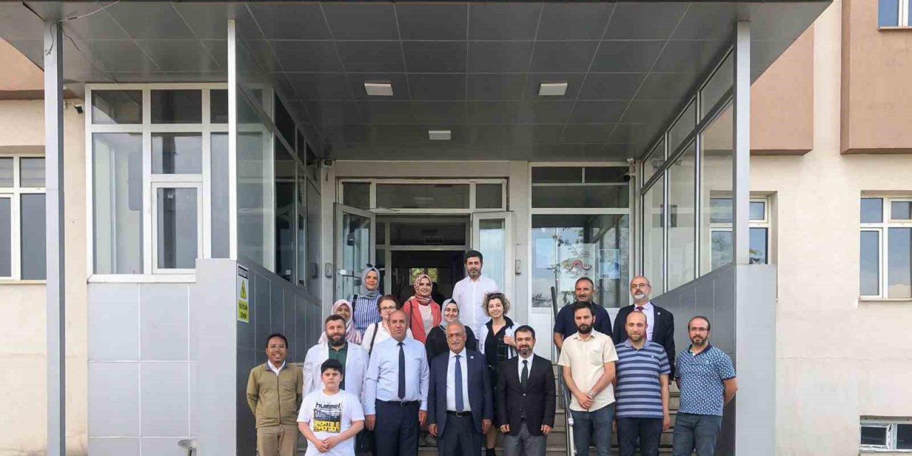 Rektör Çomaklı, Hınıs Meslek Yüksekokulunu ziyaret etti