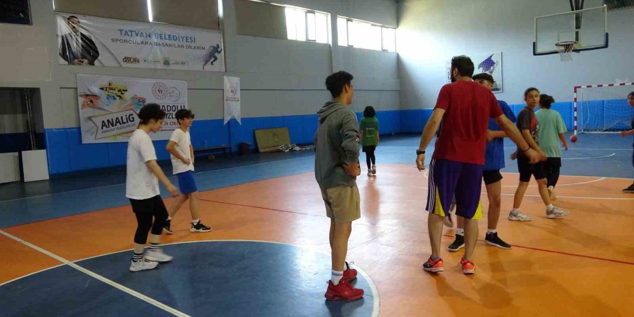Geleceğin basketbolcuları Tatvan’da yetişiyor