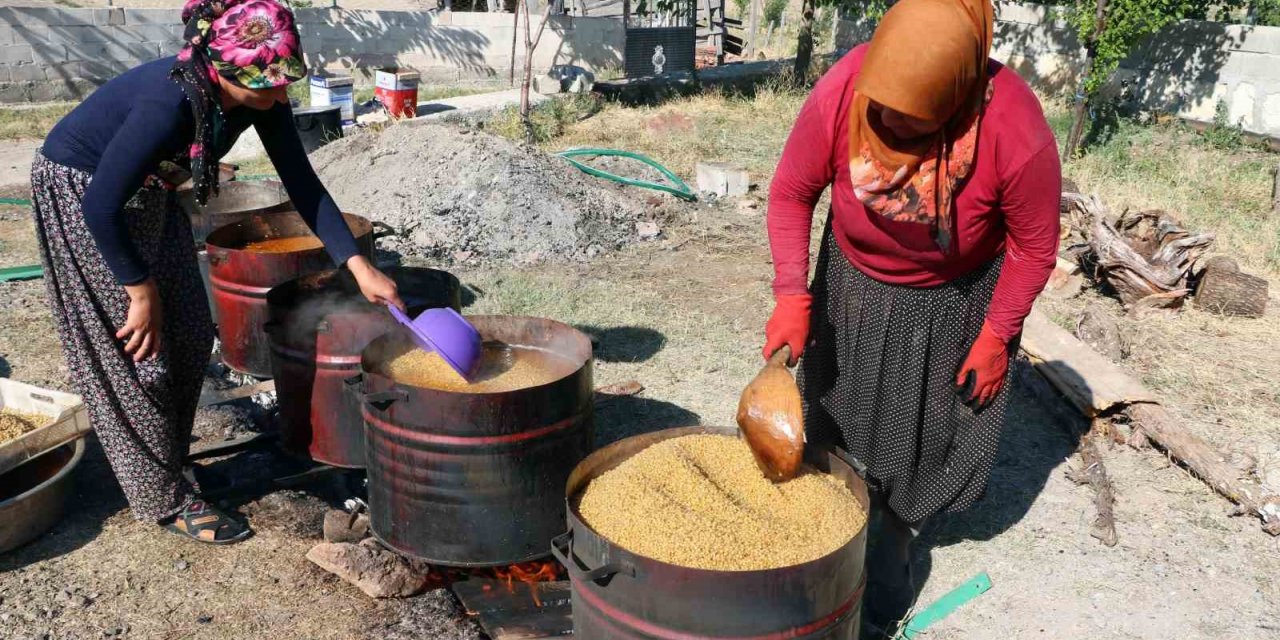 Erzincan’da bulgur kazanları kaynamaya başladı