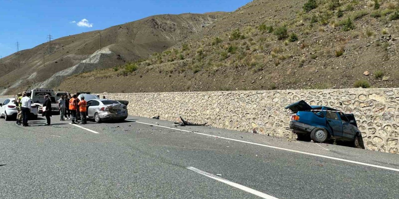 Erzincan’da trafik kazası: 1 ölü, 6 yaralı