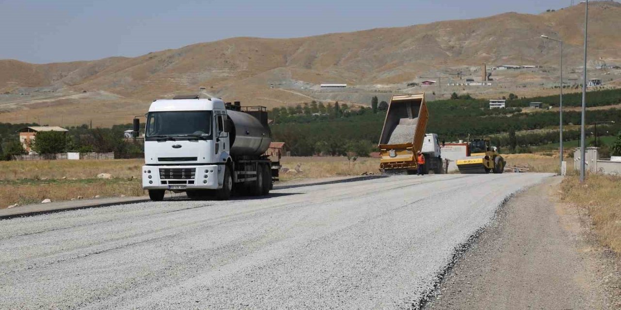 Bulgurlu Mahallesi’nde asfalt çalışması