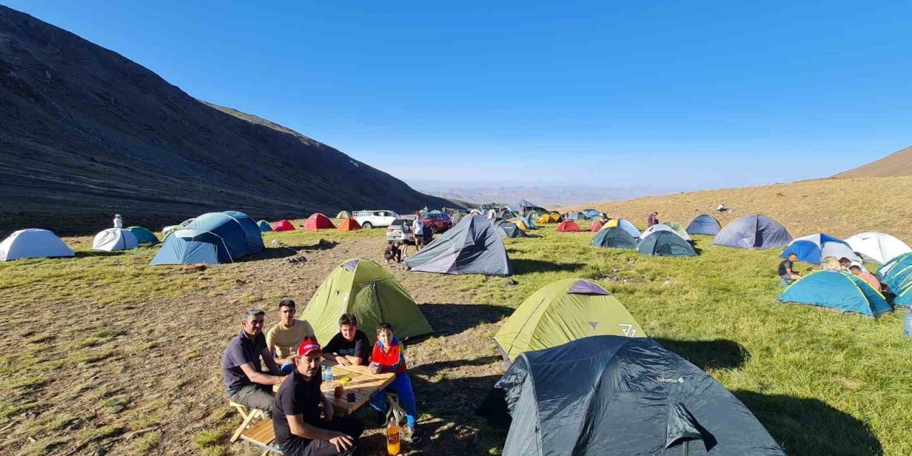 Türkiye’nin en yüksek rakımlı dağcılık şenliği Erzincan’da yapıldı