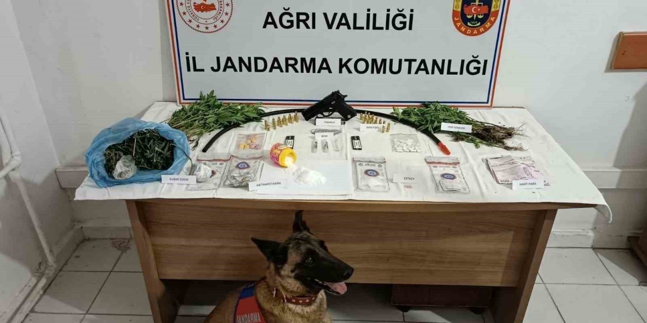 Ağrı’da 1 şahıs uyuşturucu bulundurmaktan tutuklandı