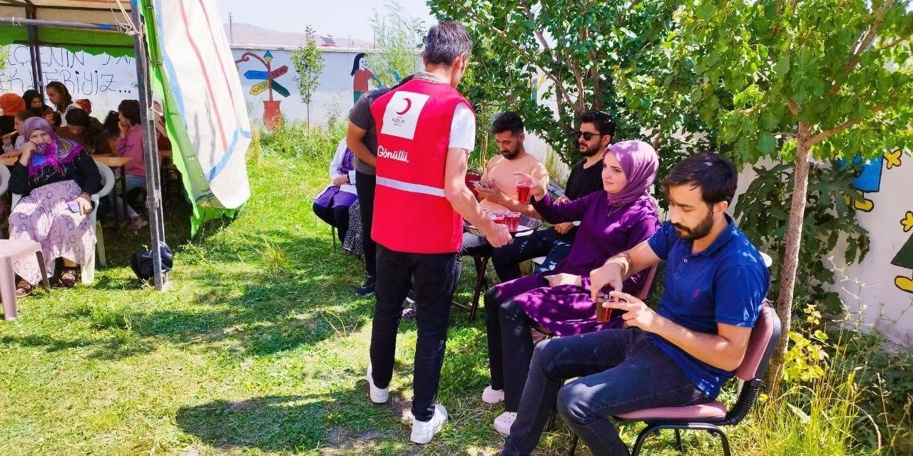 Diyadin’de özel eğitimli öğrencilere Kızılay’dan şenlik